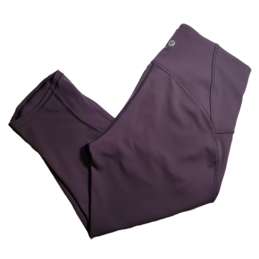 Lululemon In Movement Crop Everlux 17" Capri-length Legging Black Current EUC